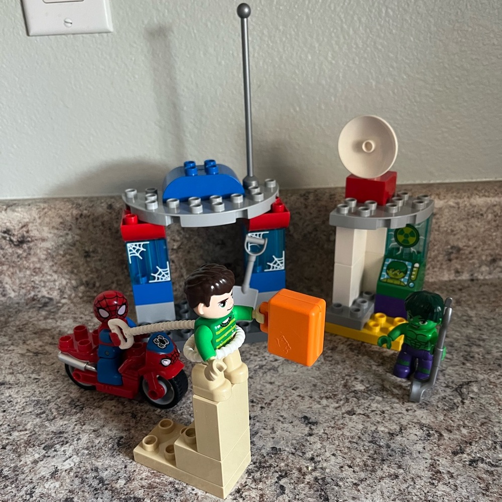 LEGO DUPLO DISNEY MARVEL Spiderman and Hulk Adventures 10876
